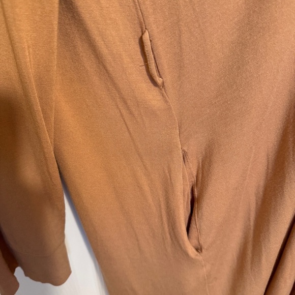 Skims Nude Robe - Picture 9 of 9